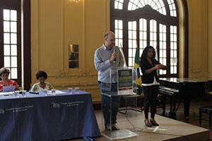 ultima-mesa-de-debates-do-i-seminario-reune-profissionais-e-estudantes